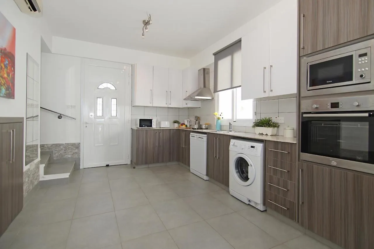 Villa Aphrodisia - Seafront Ayia Napa
